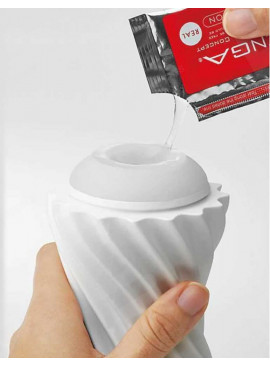 Tenga Flex Cup Silky Masturbator mit gleitgel