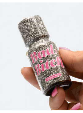 Poppers Bad Bitch 15 ml x3 im hand