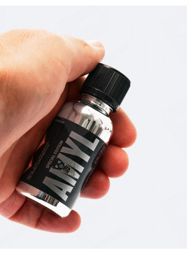 Amyl 30 ml Special Edition im hand