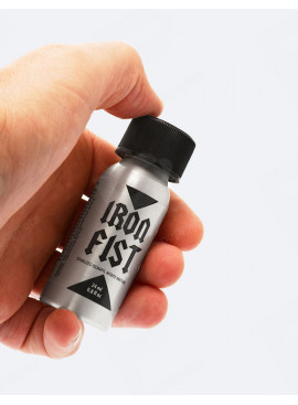 Iron Fist Amylnitrit 24 ml im hand