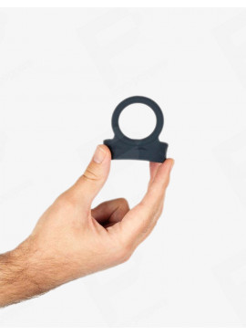 Verstellbarer Cockring und Ballstretcher L - Boners mit Hand